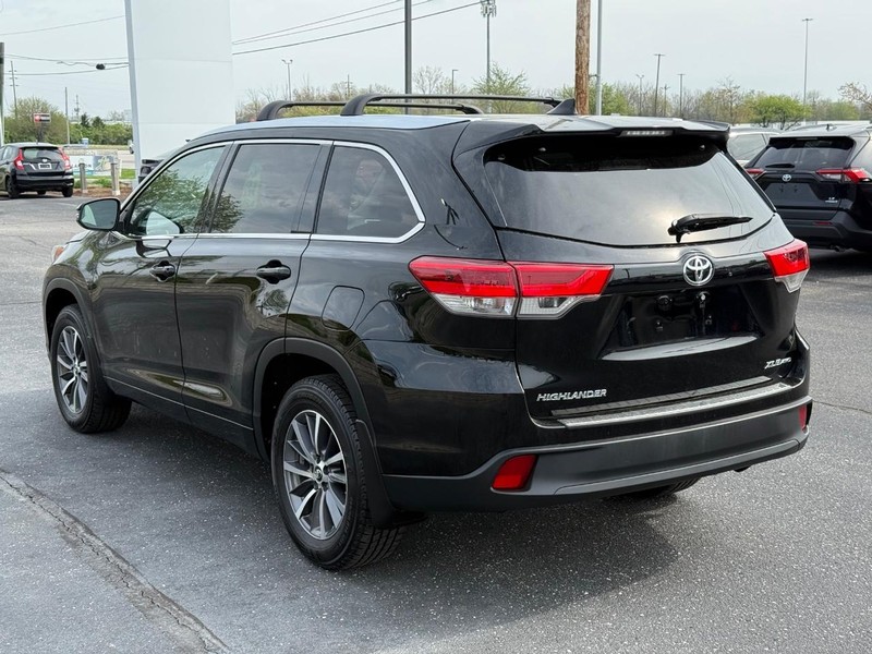 Toyota Highlander Vehicle Image 05