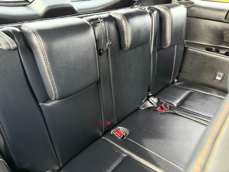 Toyota Highlander Vehicle Image 12