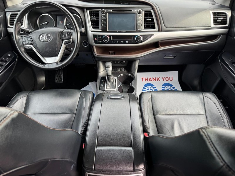 Toyota Highlander Vehicle Image 14