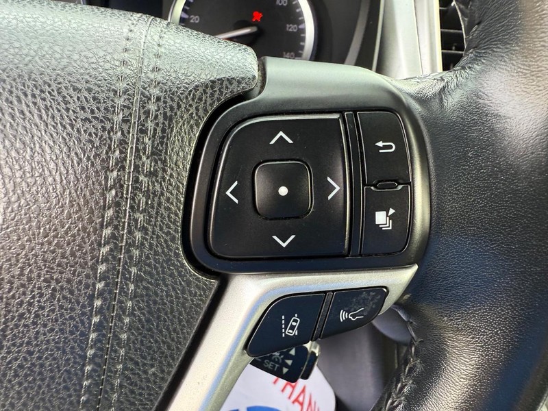 Toyota Highlander Vehicle Image 17