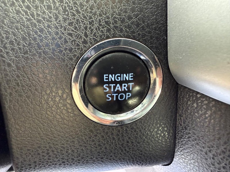 Toyota Highlander Vehicle Image 18