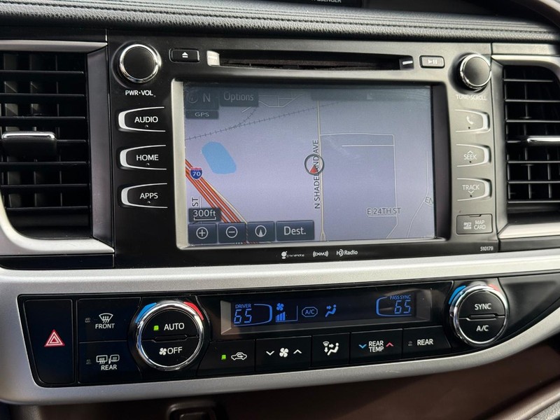Toyota Highlander Vehicle Image 20