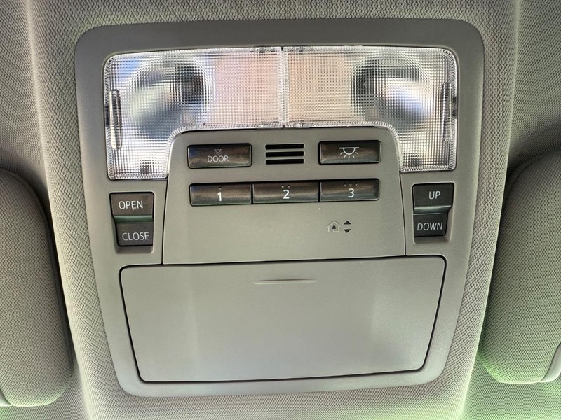 Toyota Highlander Vehicle Image 24