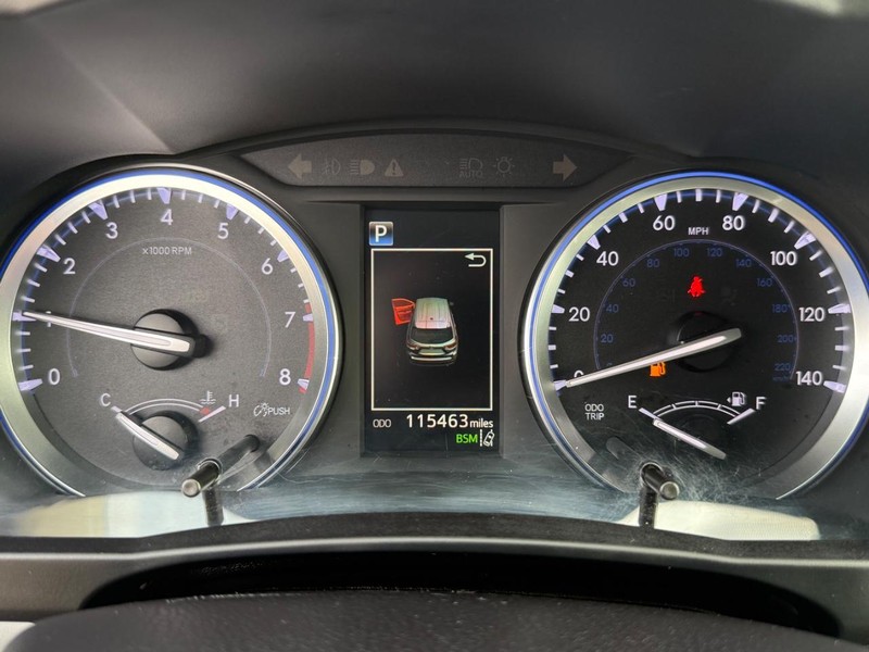 Toyota Highlander Vehicle Image 25