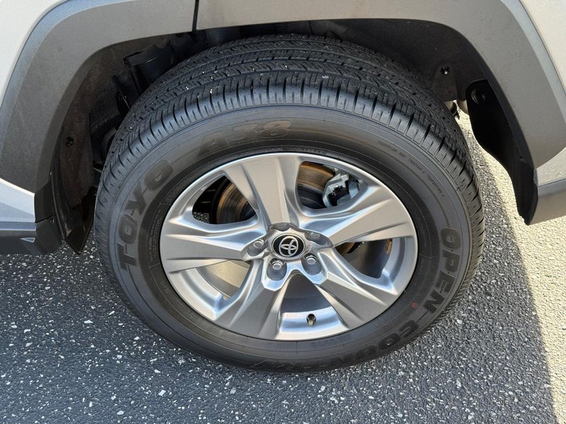 Toyota RAV4 Vehicle Image 06