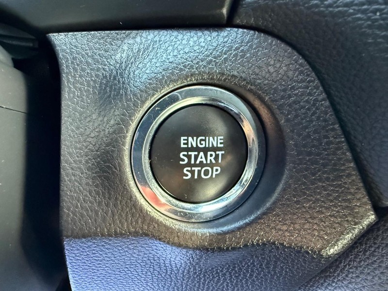 Toyota RAV4 Vehicle Image 15