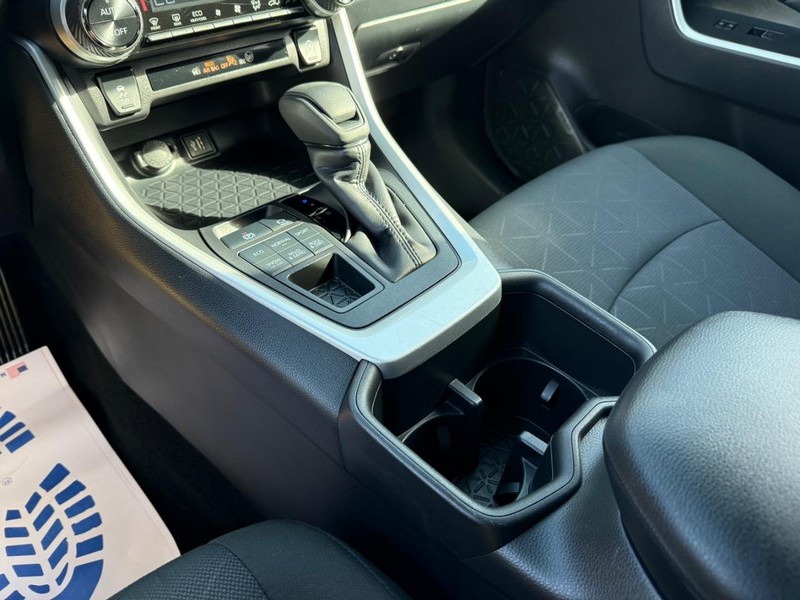 Toyota RAV4 Vehicle Image 19