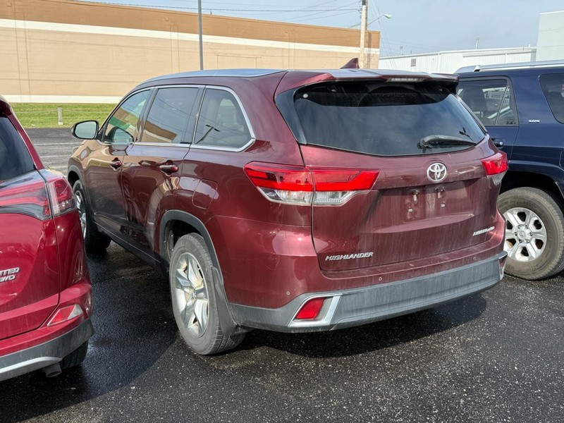 Toyota Highlander Vehicle Image 03