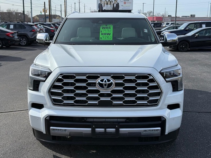 Toyota Sequoia Vehicle Image 10
