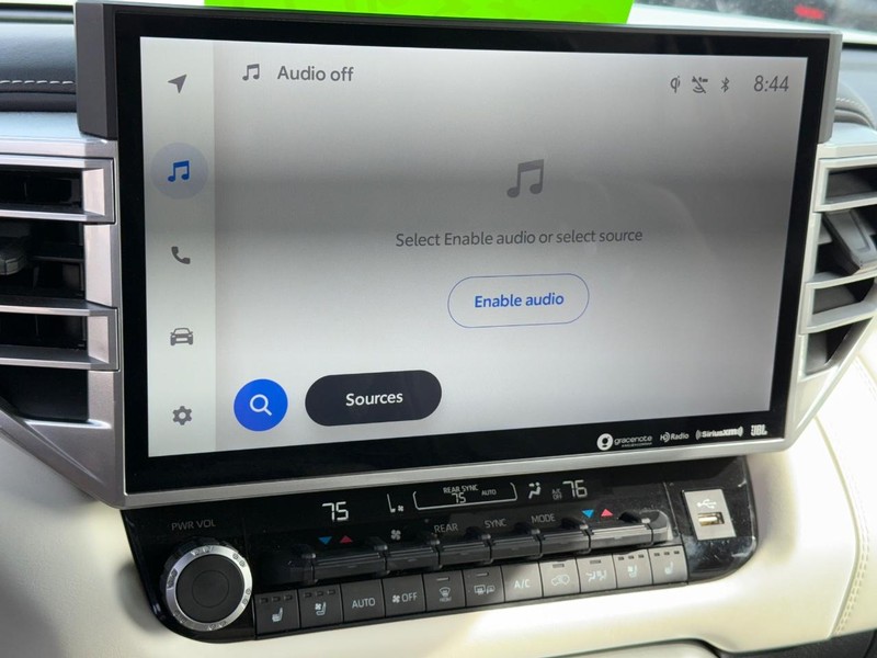Toyota Sequoia Vehicle Image 19
