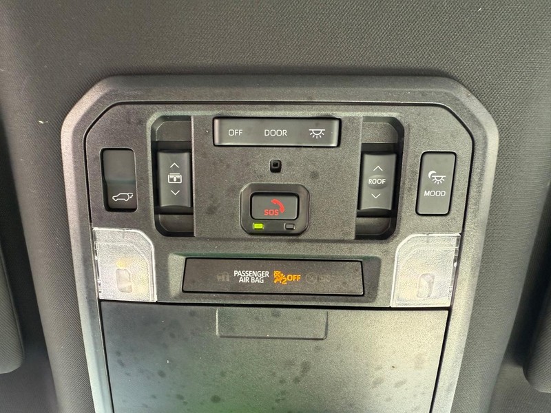 Toyota Sequoia Vehicle Image 23