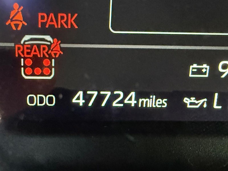 Toyota Sequoia Vehicle Image 25