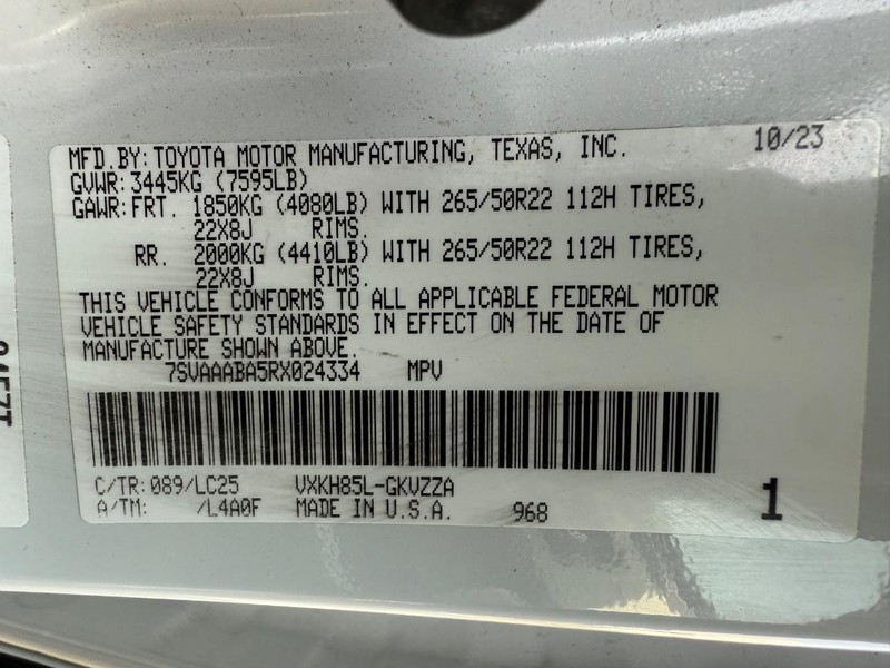 Toyota Sequoia Vehicle Image 28
