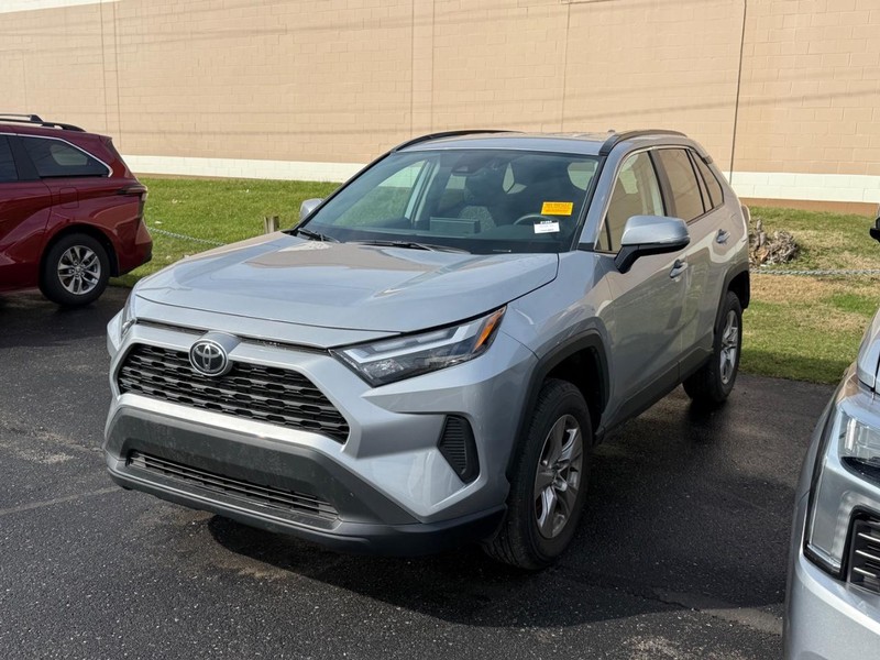 Toyota RAV4 Vehicle Image 02