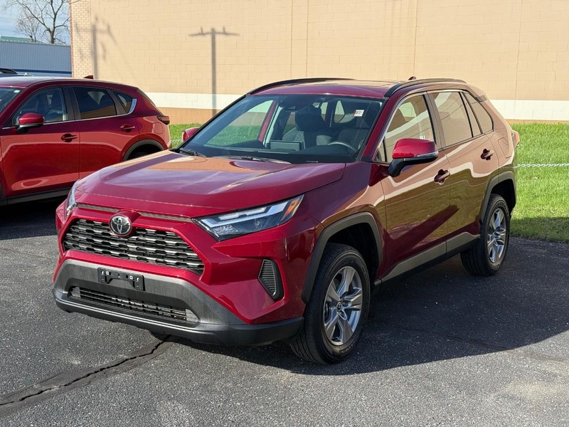 Toyota RAV4 Vehicle Image 02