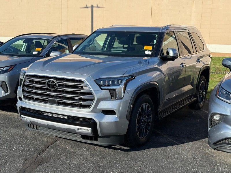 Toyota Sequoia Vehicle Image 02