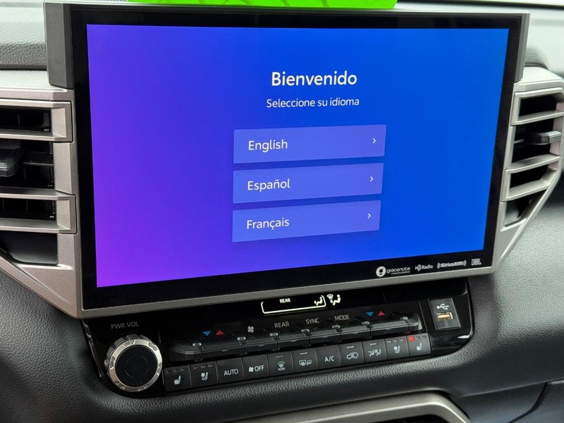 Toyota Sequoia Vehicle Image 20
