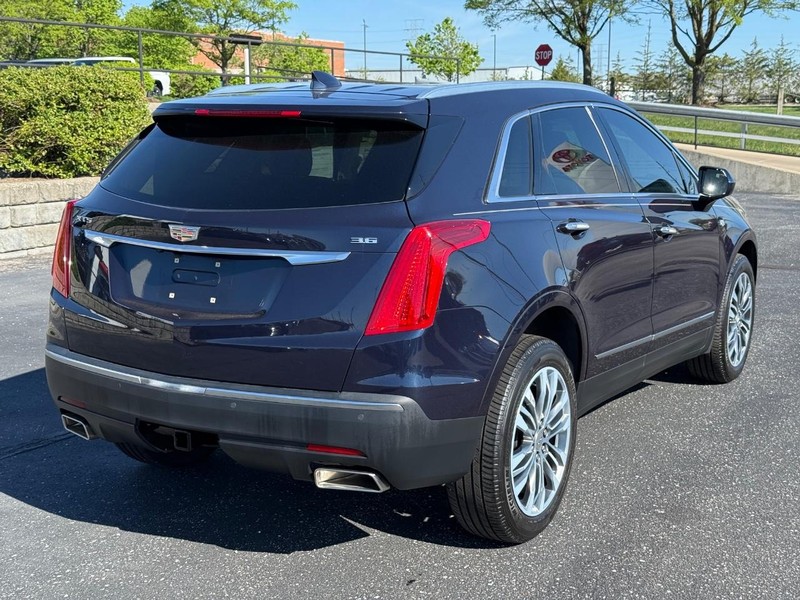 Cadillac XT5 Vehicle Image 03