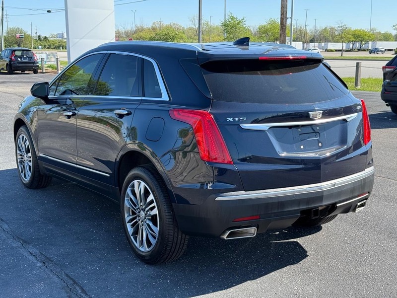Cadillac XT5 Vehicle Image 05
