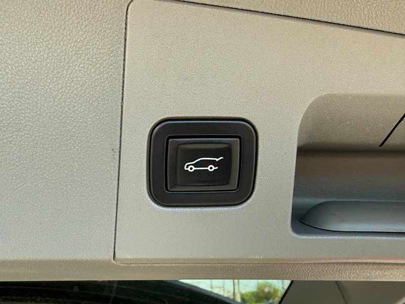 Cadillac XT5 Vehicle Image 08