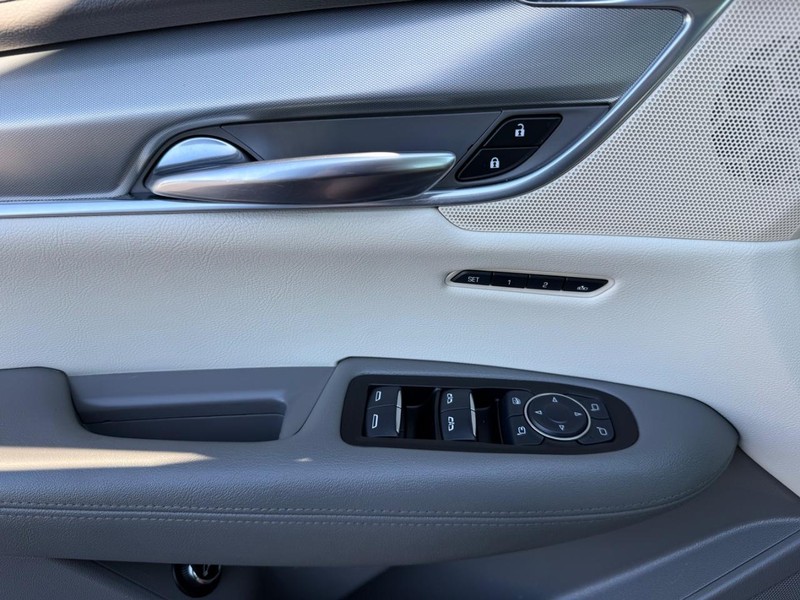 Cadillac XT5 Vehicle Image 27