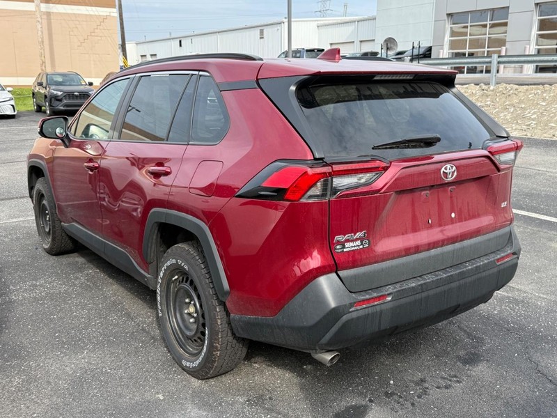 Toyota RAV4 Vehicle Image 03