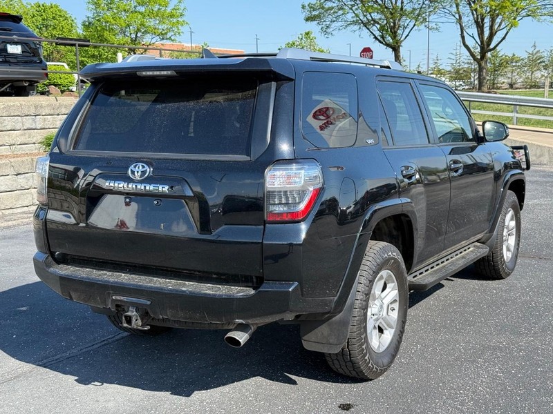 Toyota 4Runner Vehicle Image 03