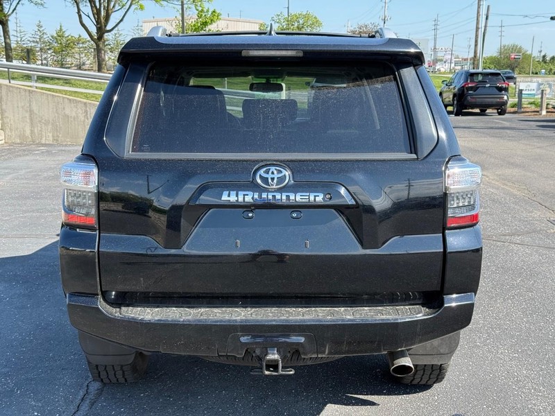 Toyota 4Runner Vehicle Image 04