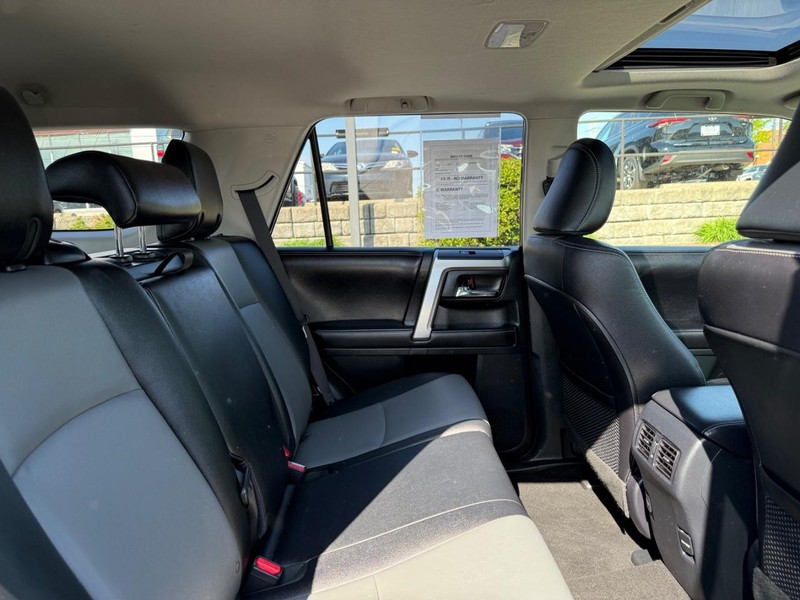 Toyota 4Runner Vehicle Image 10
