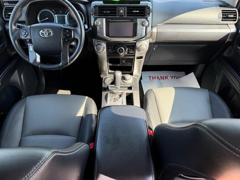 Toyota 4Runner Vehicle Image 12