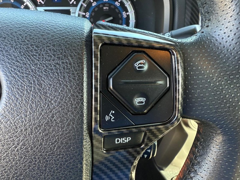 Toyota 4Runner Vehicle Image 15