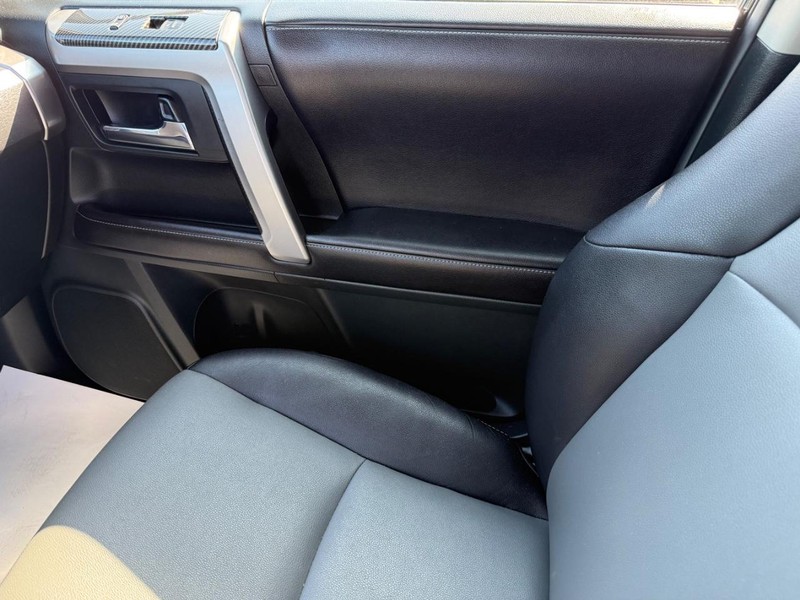 Toyota 4Runner Vehicle Image 20