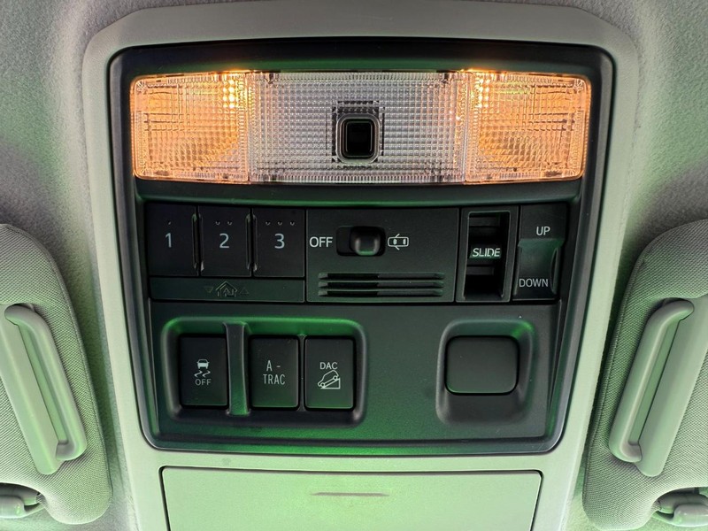 Toyota 4Runner Vehicle Image 21