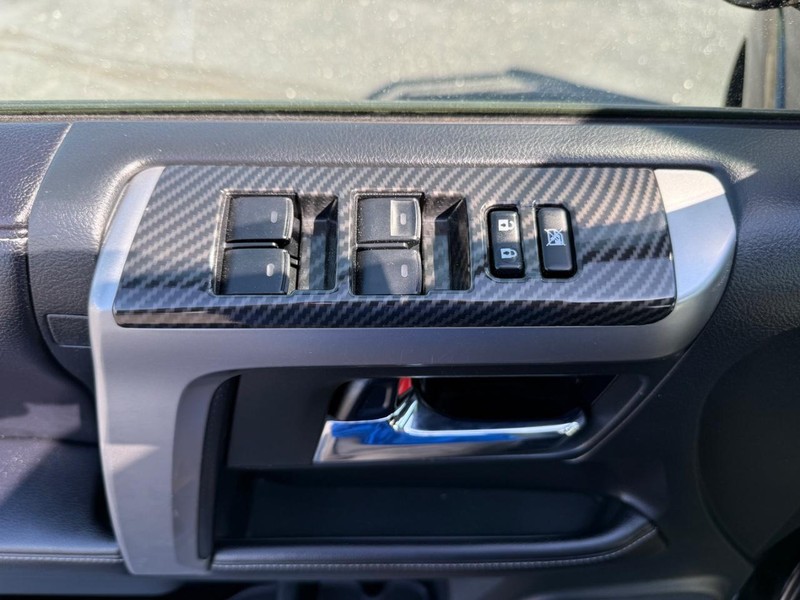 Toyota 4Runner Vehicle Image 24