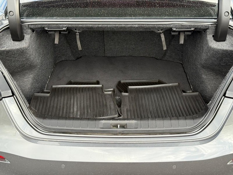 Nissan Maxima Vehicle Image 07