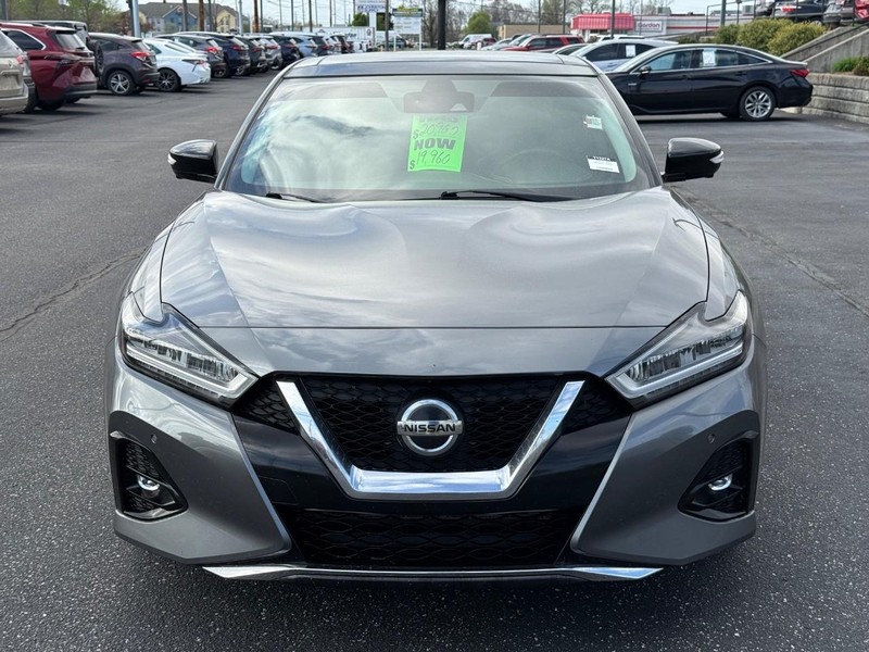 Nissan Maxima Vehicle Image 09