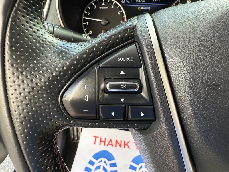 Nissan Maxima Vehicle Image 14