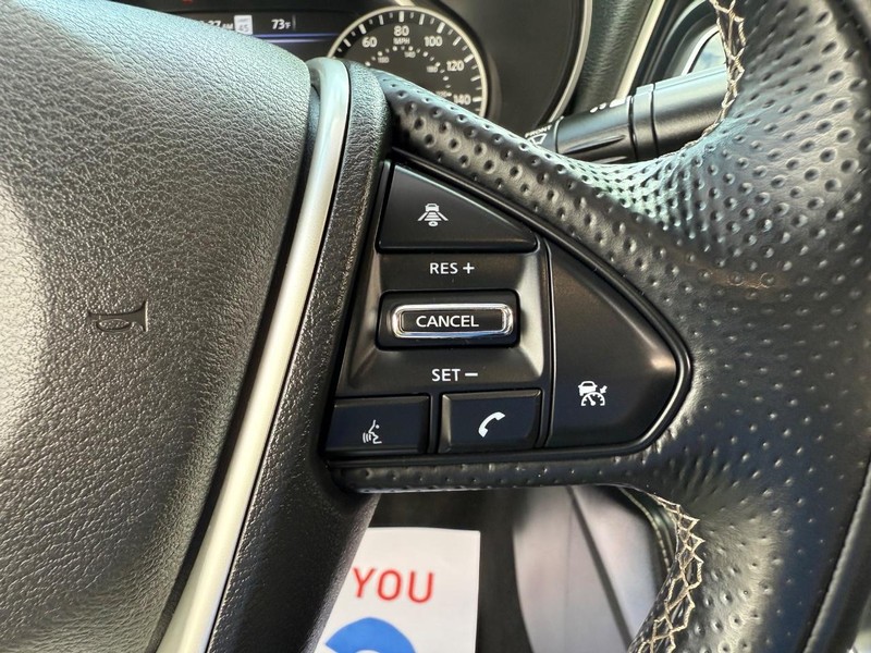 Nissan Maxima Vehicle Image 15