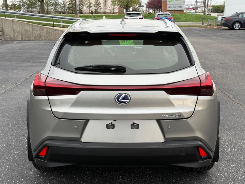 Lexus UX Vehicle Image 04