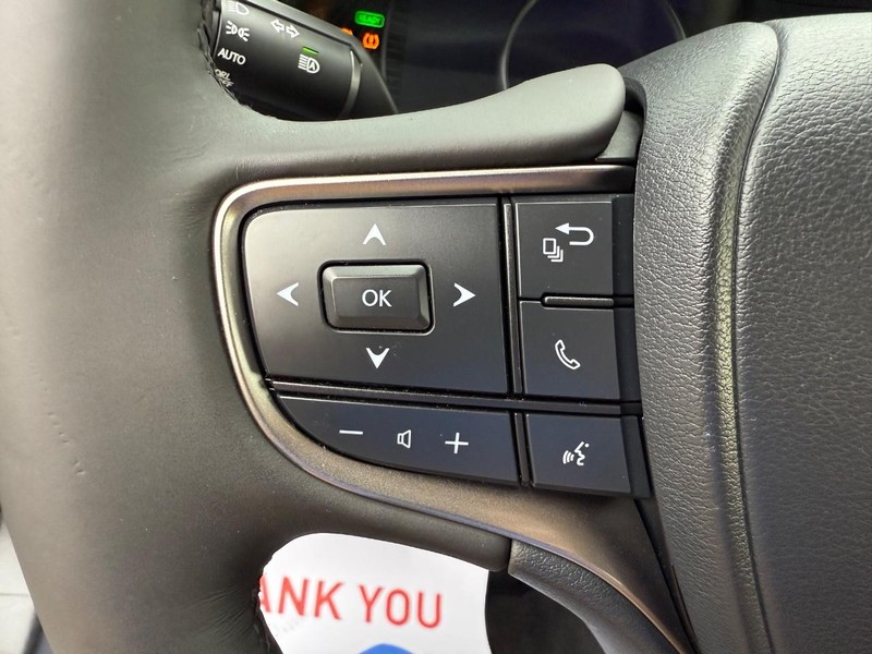 Lexus UX Vehicle Image 13