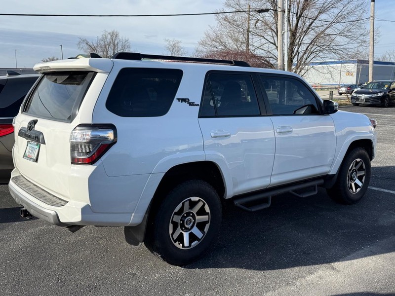 Toyota 4Runner Vehicle Image 04
