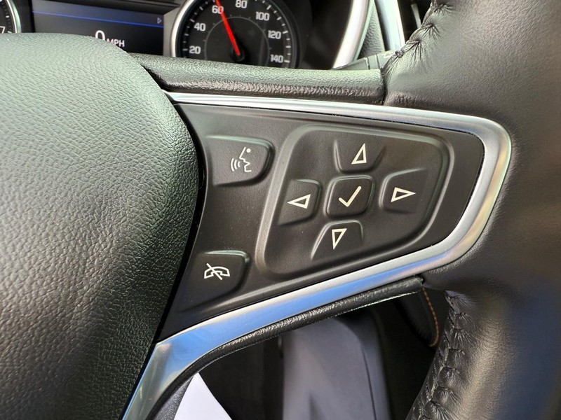 Chevrolet Equinox Vehicle Full-screen Gallery Image 15