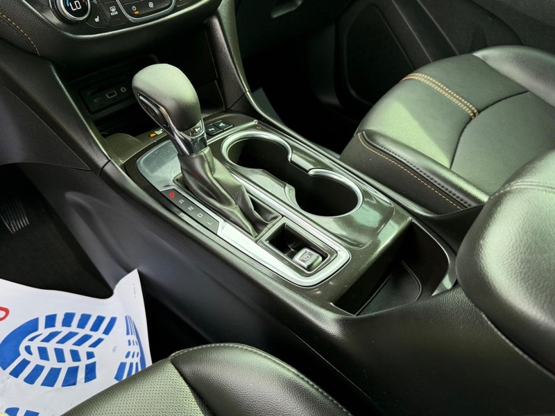 Chevrolet Equinox Vehicle Full-screen Gallery Image 21