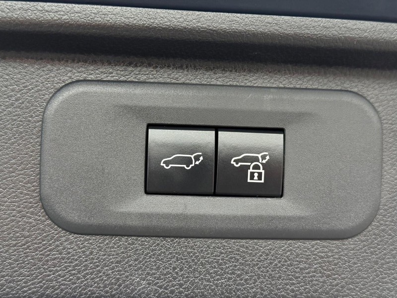 Toyota Grand Highlander Vehicle Image 08