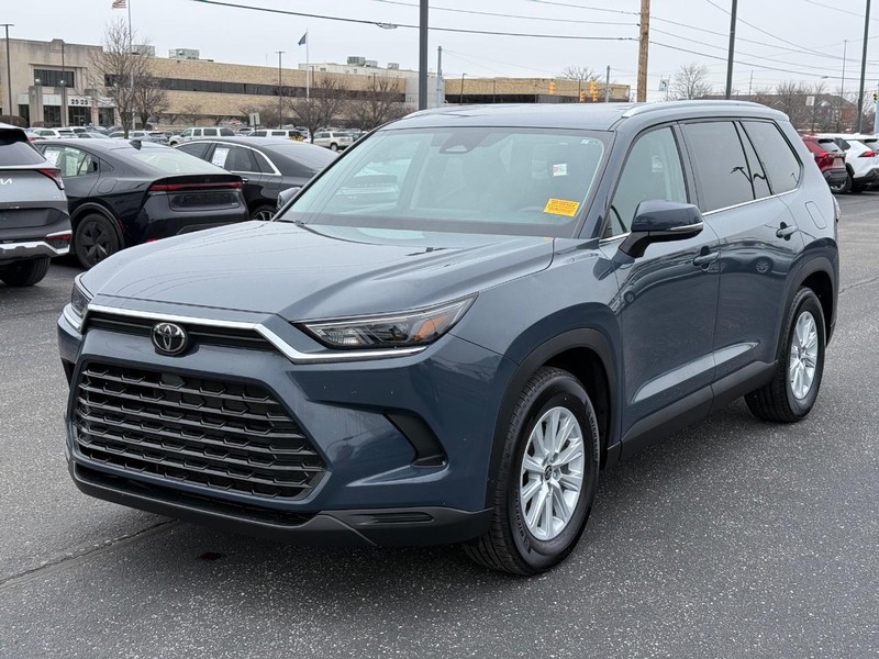 Toyota Grand Highlander Vehicle Image 09