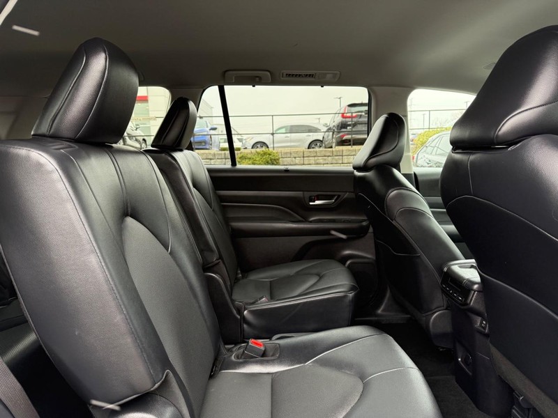 Toyota Grand Highlander Vehicle Image 11