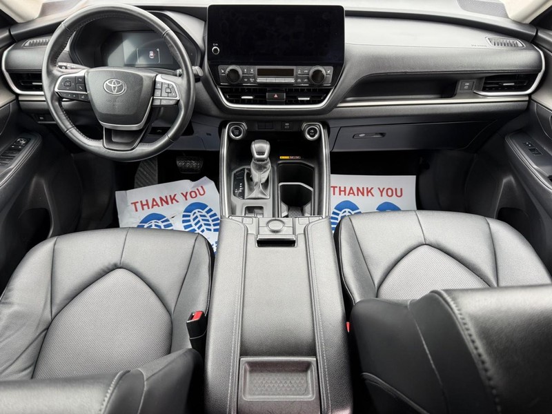 Toyota Grand Highlander Vehicle Image 13