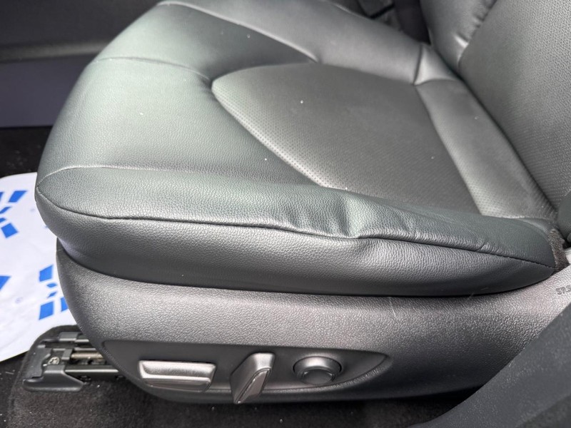 Toyota Grand Highlander Vehicle Image 26