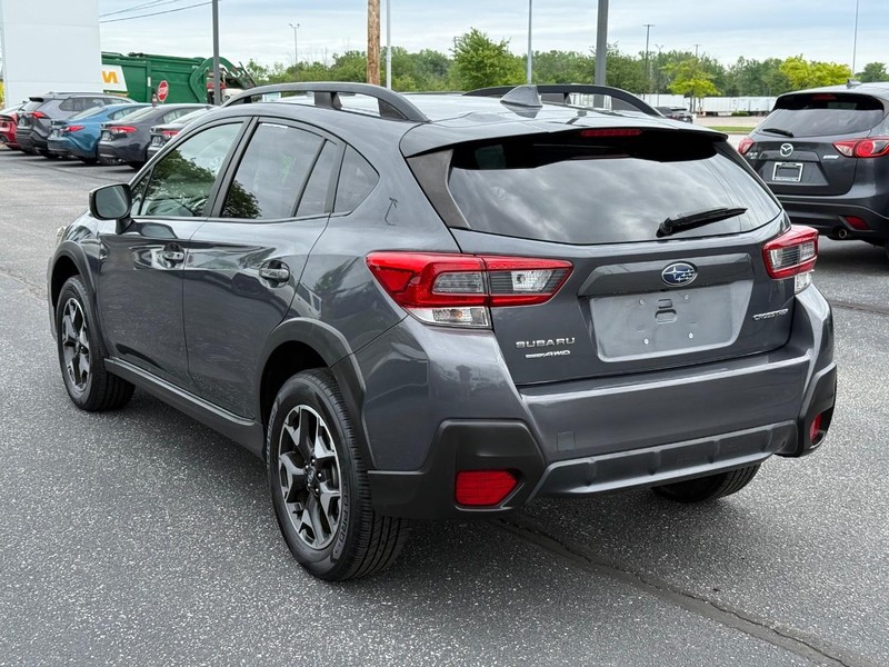 Subaru Crosstrek Vehicle Full-screen Gallery Image 05