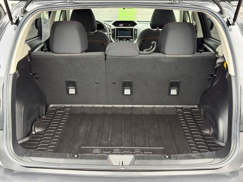 Subaru Crosstrek Vehicle Full-screen Gallery Image 07